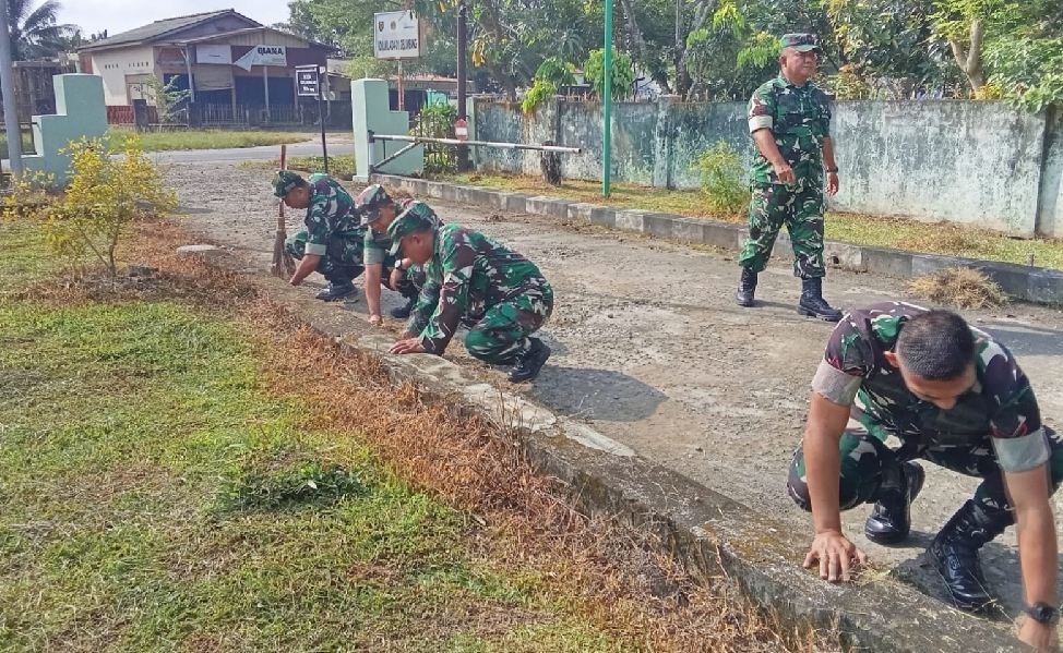Danrem Sambangi Koramil 404-01/Gelumbang, Tekankan Kebersihan dan Pemanfaatan Pangkalan