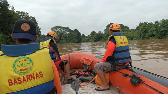 Sudah 27 Jam Pencarian, Korban Tenggelam di Sungai Rawas Belum Ditemukan 
