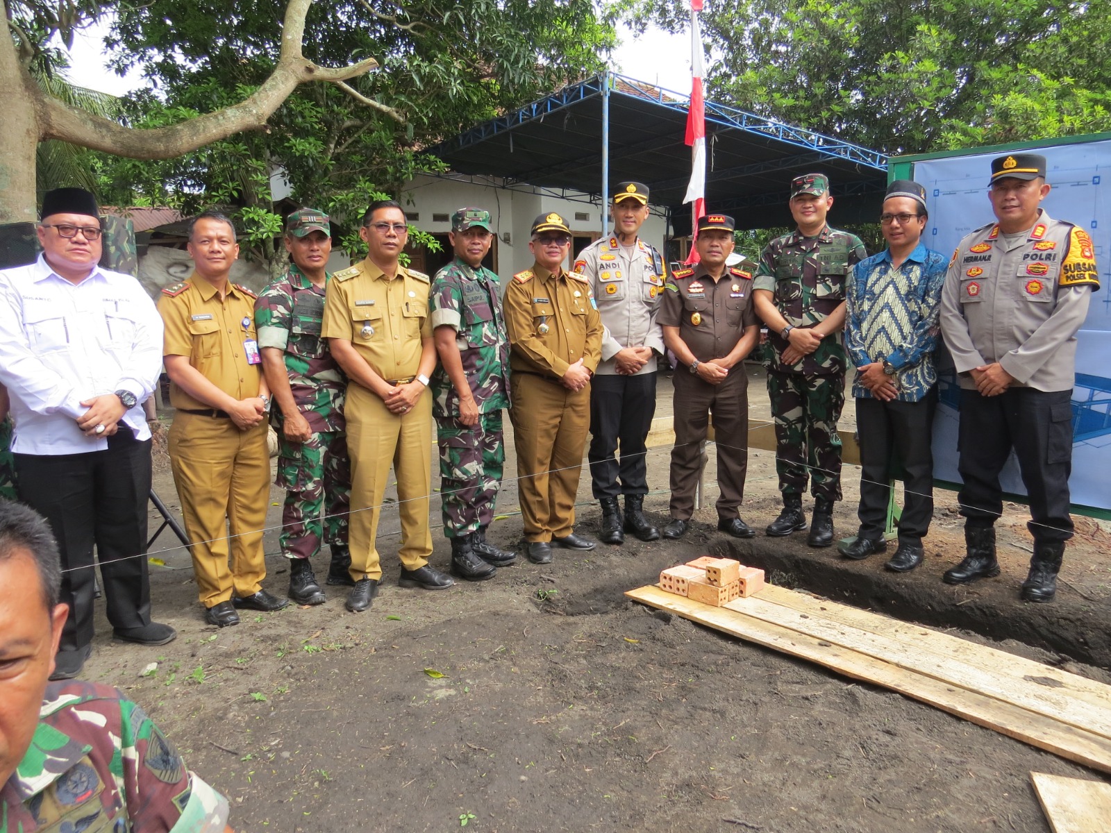 Korem 044 Gapo Bangun TPA Madrasah Al Mutawaliyah di Desa Bakung Ogan Ilir