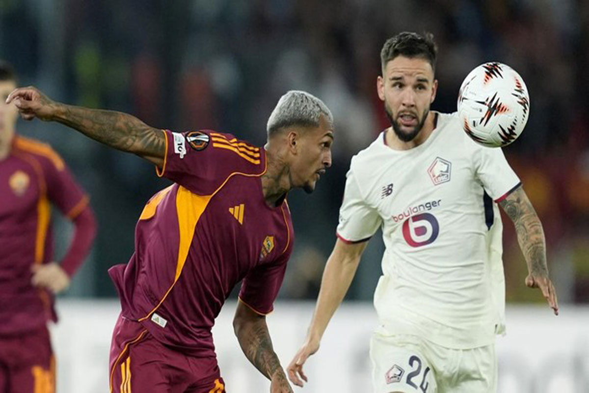 Liga Europa - Calvin Verdonk cs Taklukkan Roma di  Kandang 