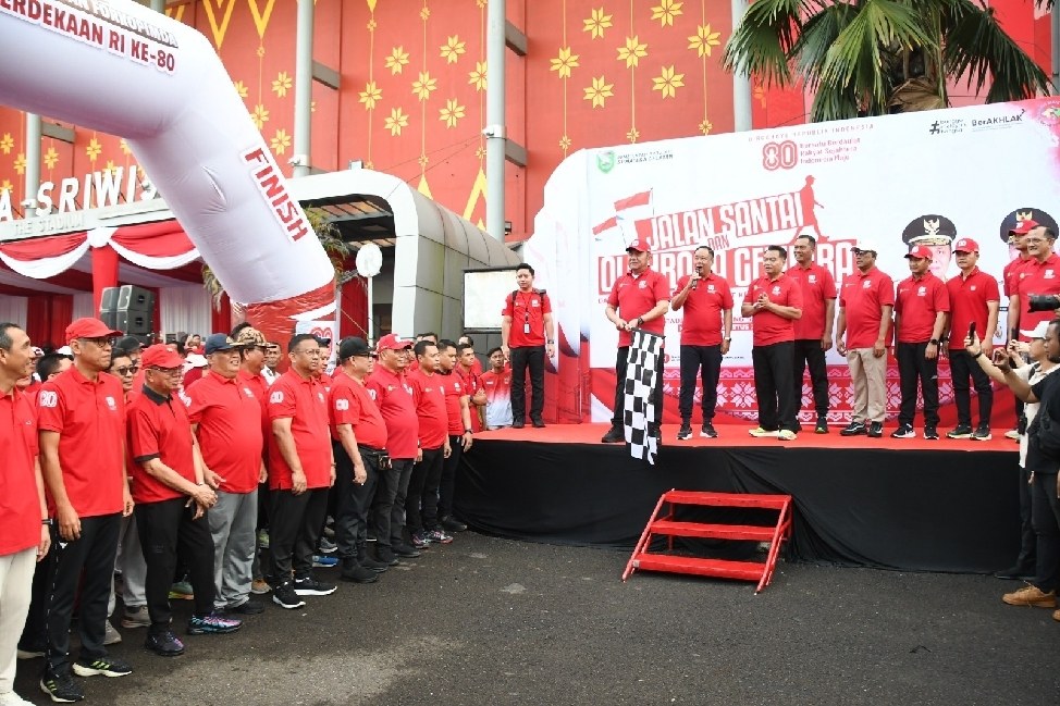 Danrem 044/Gapo Ikuti Jalan Santai dan Lomba Gembira Bersama Pemprov  Sumsel 