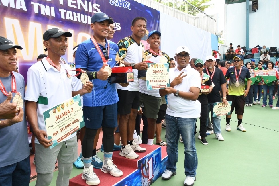 Danrem 044/Gapo Menutup Kejurnas Tenis Lapangan Piala Panglima TNI