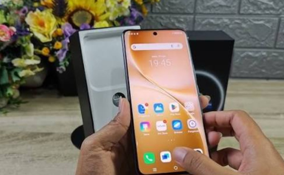 Vivo V60 : Disupport Layar Luas Panel AMOLED dan Kecerahan Hingga 5.000 Nits
