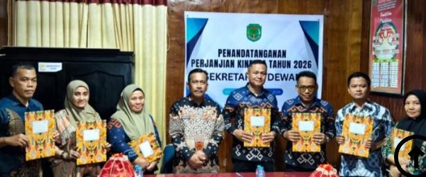 Sekretaris DPRD Luwu Utara Tandatangani Perjanjian Kinerja