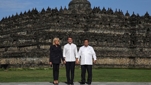 Emmanuel Macron Kunjungi Candi Borobudur Disopiri Prabowo Subianto
