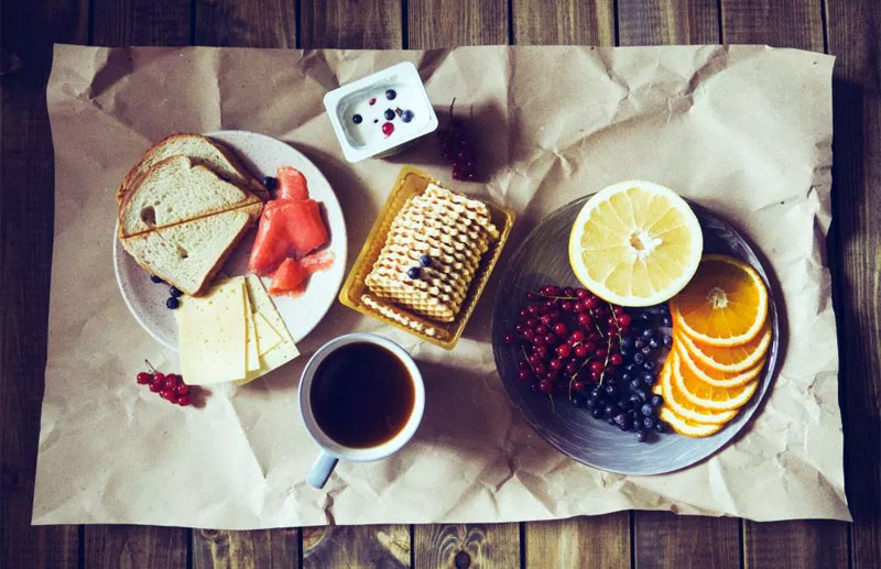 Ketahui 6 Jenis Makanan ini Tidak Baik Dikonsumsi Saat Minum Kopi