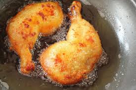 6 Tips Praktis Menggoreng Ayam agar Tidak Berdarah dan Matang Sempurna