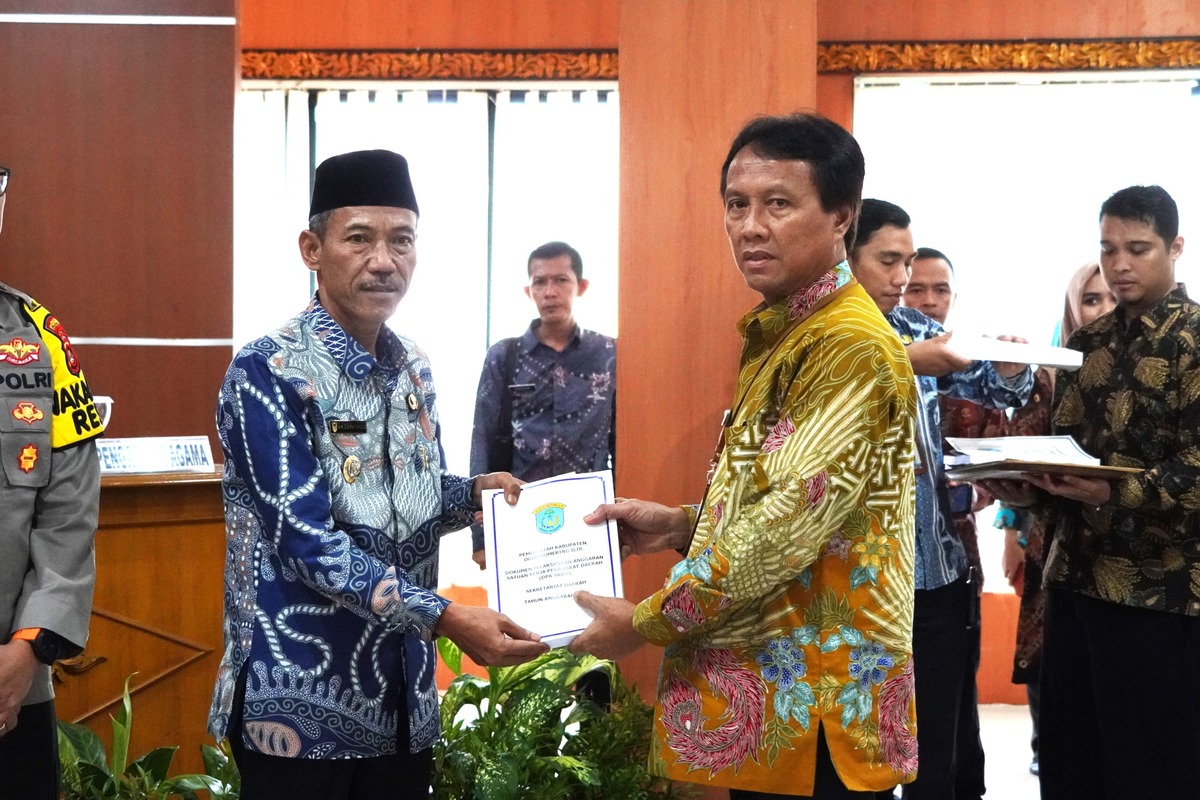 Bupati OKI Serahkan DPA 2024, Belanja Tidak Terduga Rp117 Miliar