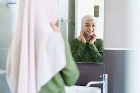 7 Cara Merawat Rambut Untuk Wanita Berhijab