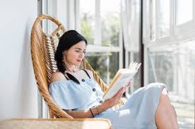 Inilah 4 Sifat Baik Orang Pendiam yang Lebih Banyak Mendengarkan daripada Berbicara