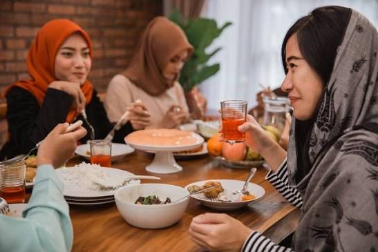 Inilah Manfaat Minum Teh Saat Sahur dan Berbuka Puasa