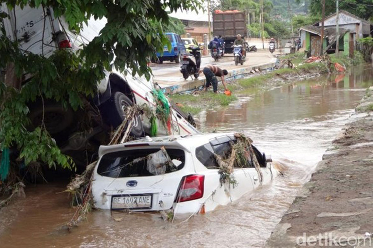 Banjir Bandang Landa Bandar Lampung, 3 Warga Tewas