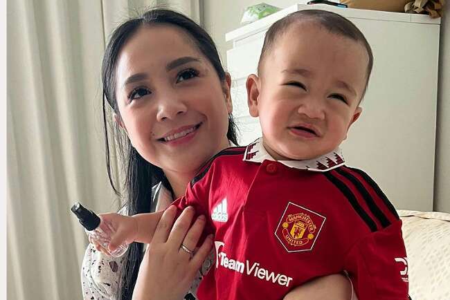 Bikin Geger, Manchester United Posting Foto Nagita Slavina dan Rayyanza di Akun Instagram Resminya 