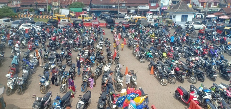 Macet dan Padat Kendaraan Menjelang Lebaran Idul Adha di Ogan Ilir 