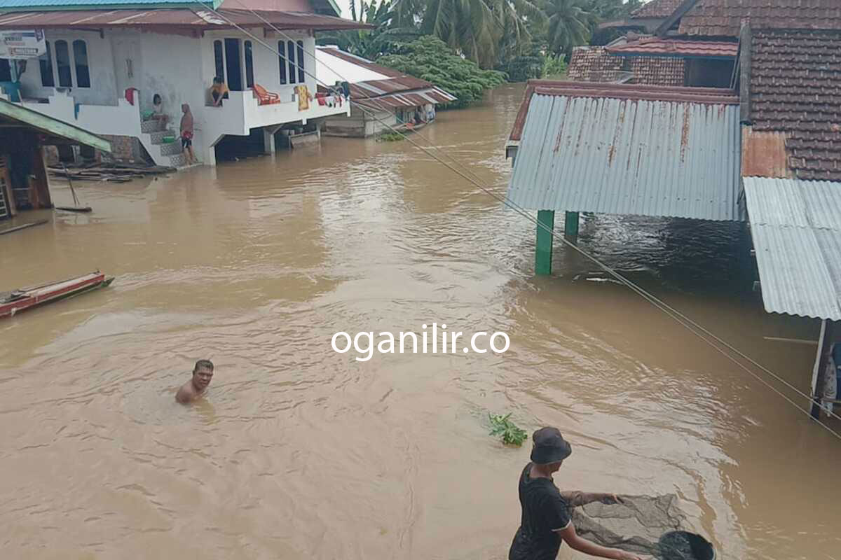 Banjir di Muratara, Rumah Bupati-Wabup Jadi Kolam Dadakan