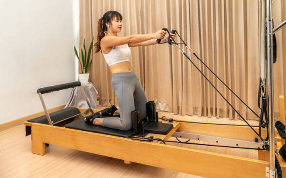 10 Rekomendasi Alat Pilates untuk Latihan di Rumah, Jangan Sampai Ketinggalan! 