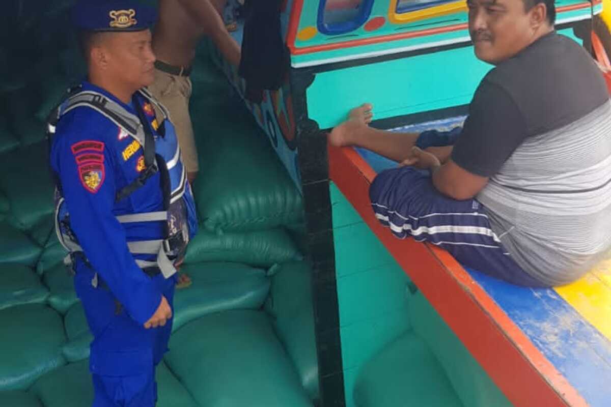 Polairud Polres OKI Patroli di Sungai Baung, Nakhoda-ABK Merasa Nyaman