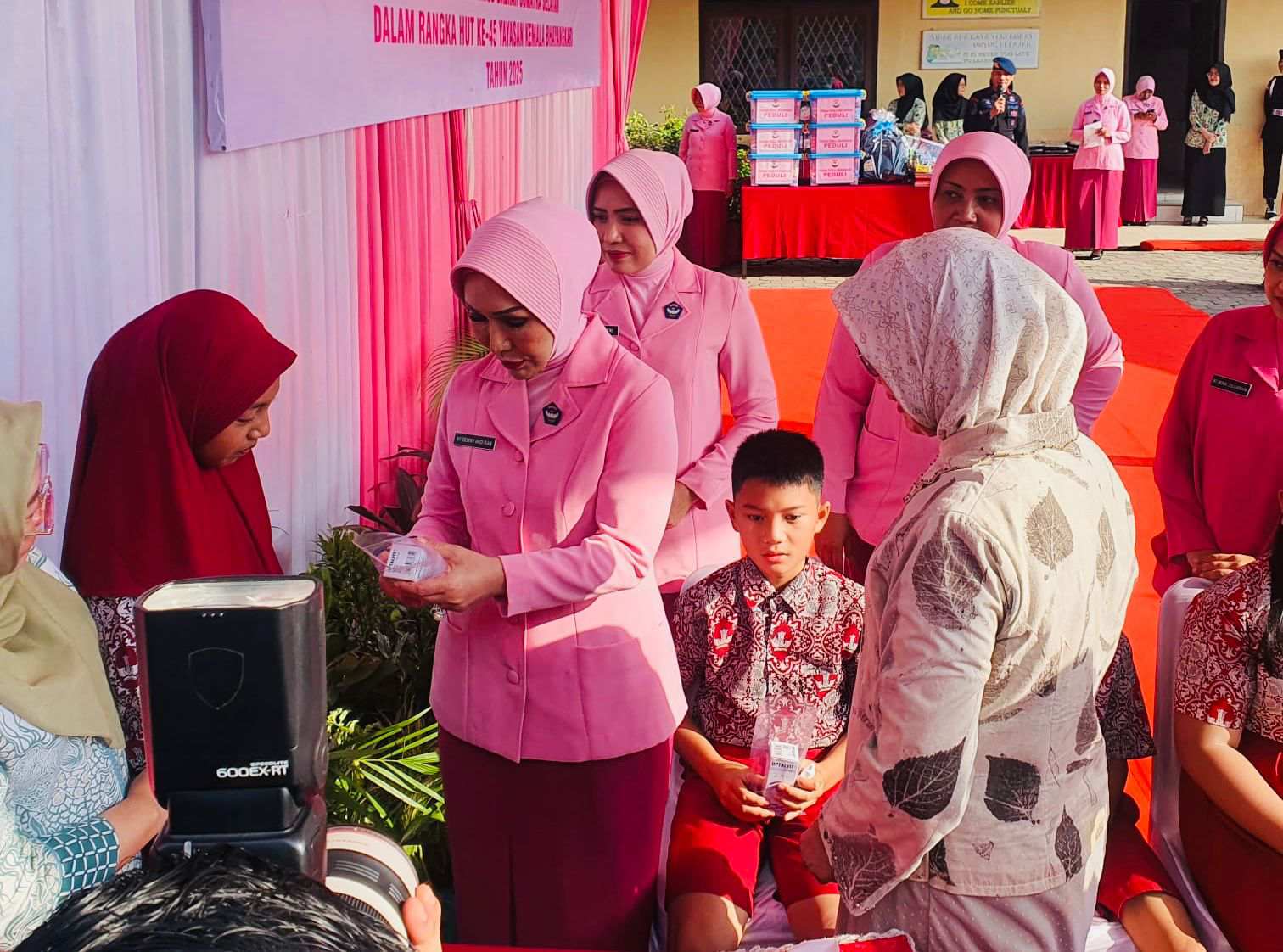 Peduli Kesehatan Mata Anak, Rumkit Bhayangkara dan Yayasan Kemala Bhayangkari Sumsel Gelar Bhaktikes.