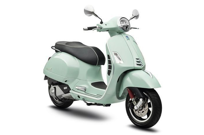 Vespa GTS 250 : Skuter Bertenaga yang Dirancang untuk Kinerja Maksimal 
