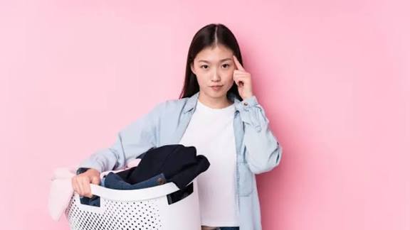 Pakaian Kamu Masih Bau Meski Sudah Dicuci Berulang Kali? Simak Ini Sebabnya