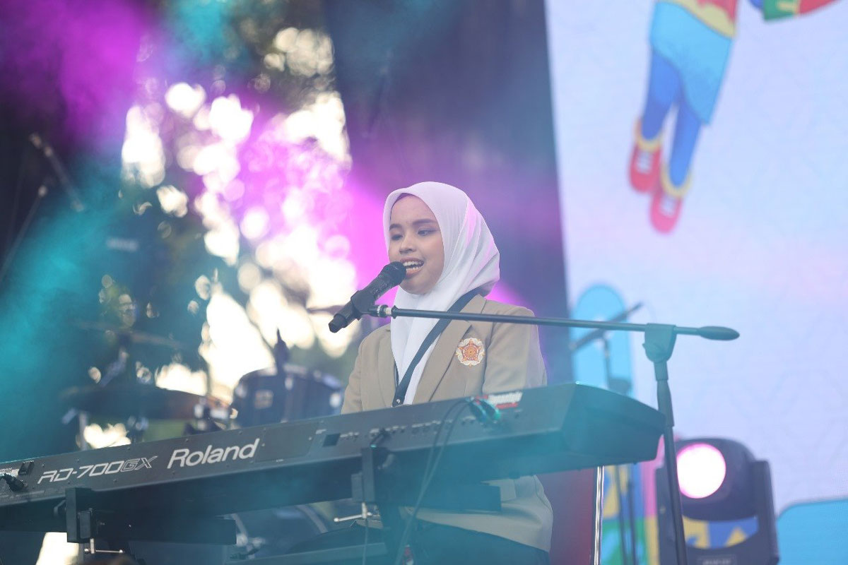 Jadi Mahasiswa Baru, Putri Ariani Ikut Semarakkan Penutupan PIONIR Gadjah Mada 2024