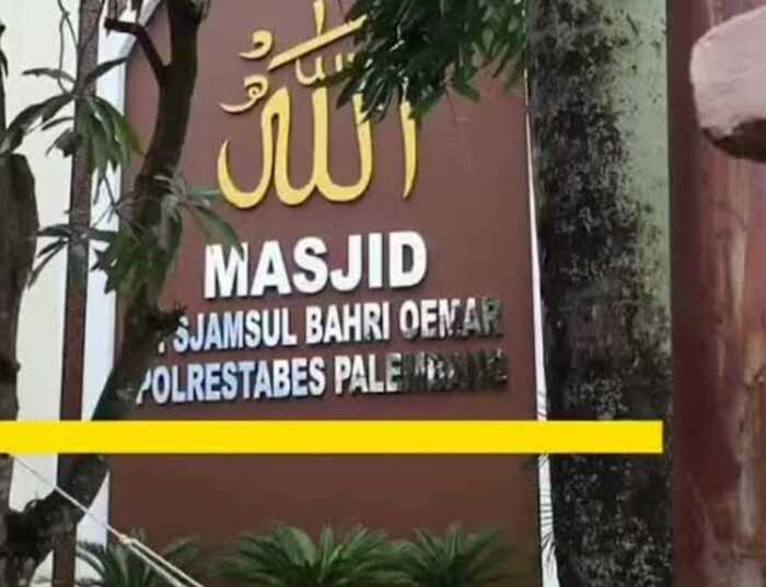 Masjid Sjamsul Bahri Oemar Polrestabes Palembang Laksanakan Salat Ied