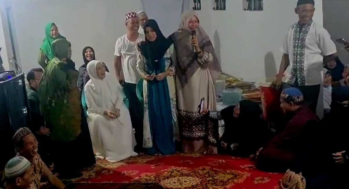 Dewi Yull Pulang Kampung, ini yang Dilakukannya