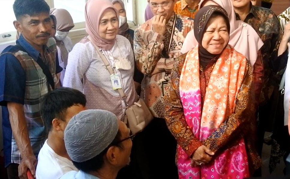 Menghadap Jokowi, Risma Belum Ajukan Pengunduran Diri