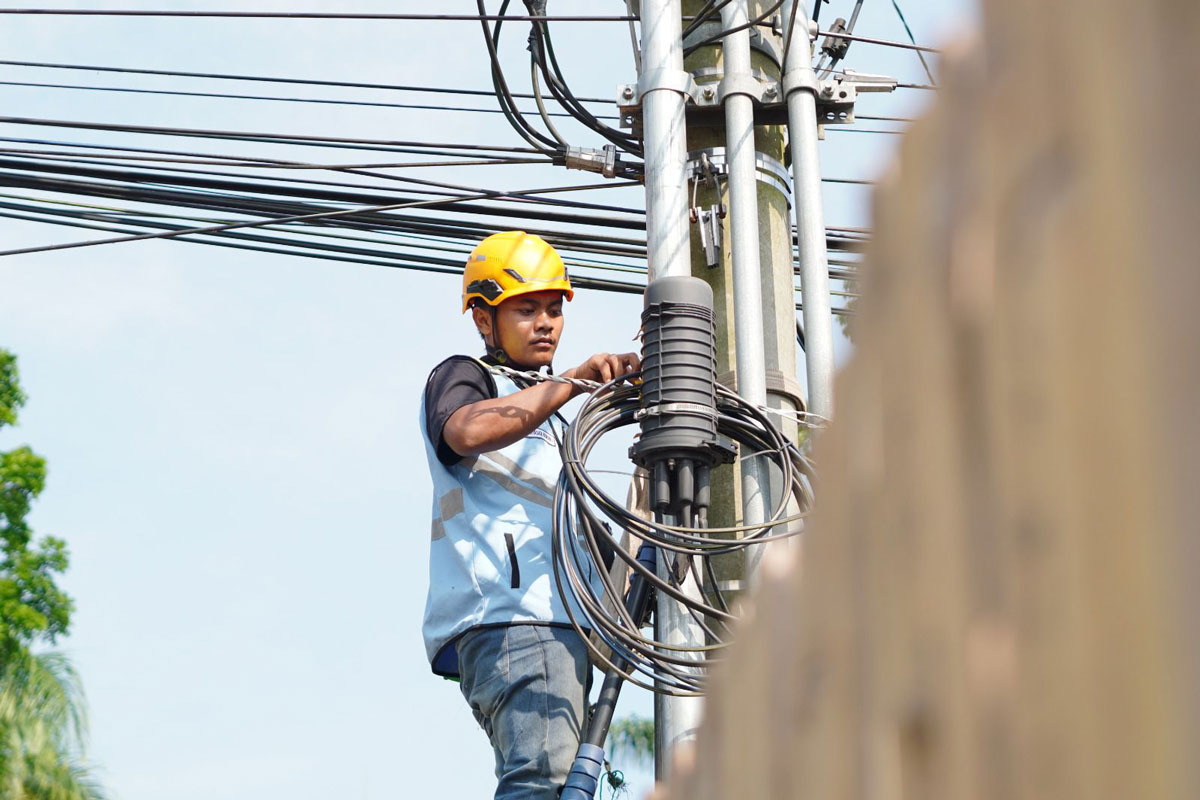 Pemkab OKI Rapikan Kabel Telekomunikasi di Kayuagung