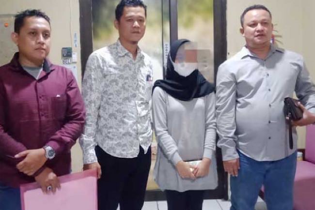 Desak Terduga Penganiaya Pacar Ditahan, karena Korban Menurut Pengacaranya Masih di Bawah Umur 