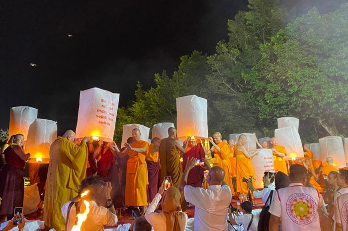 Pelepasan 2.567 Lampion Akhiri Peringatan Hari Raya Waisak 2023 di Candi Borobudur