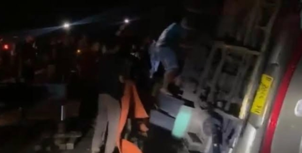 Bus Rombongan  Umrah Asal Jambi Kecelakaan Tunggal, 4 Meninggal