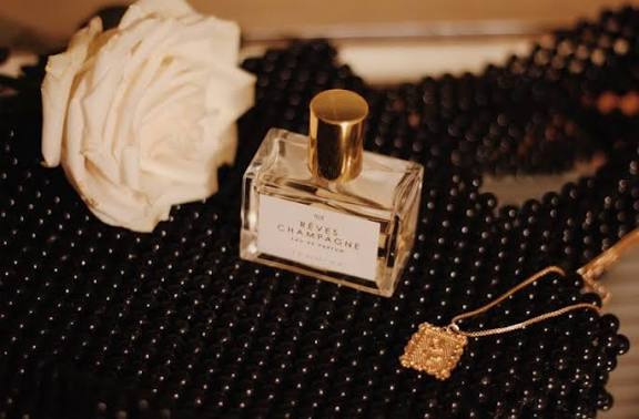 Simak! Inilah Tips Parfum Awet Seharian Saat Liburan