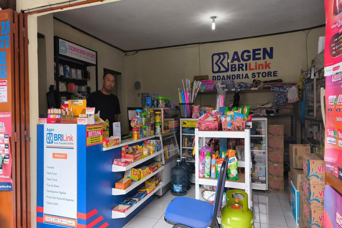 Lulus Kuliah, Dede Andria Jadi Agen BRILink di Kuningan, ini Hasilnya