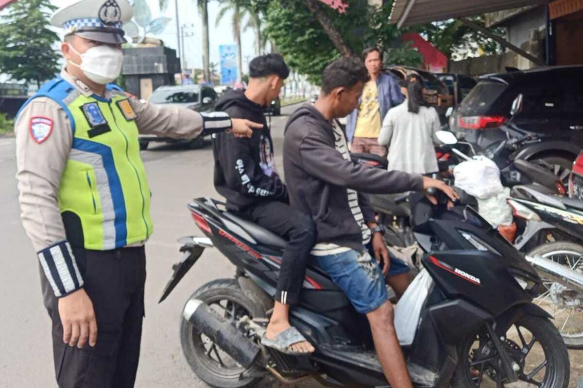 Polres Banyuasin Dirikan Pos Lantas di Simpang OPI, Pengguna Jalan Terbantu