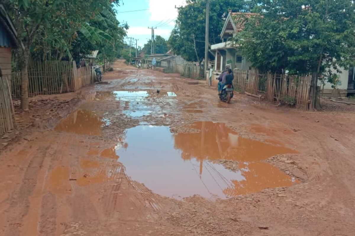 Jalan Penghubung Kabupaten Banyuasin-OKI Bertahun-Tahun tak Kunjung Diperbaiki