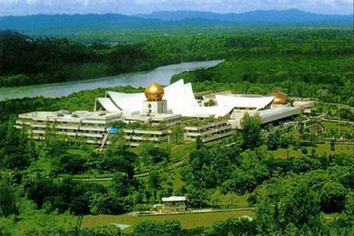 Bangunan Megah di Kalimantan itu Ternyata Milik Sultan Brunei