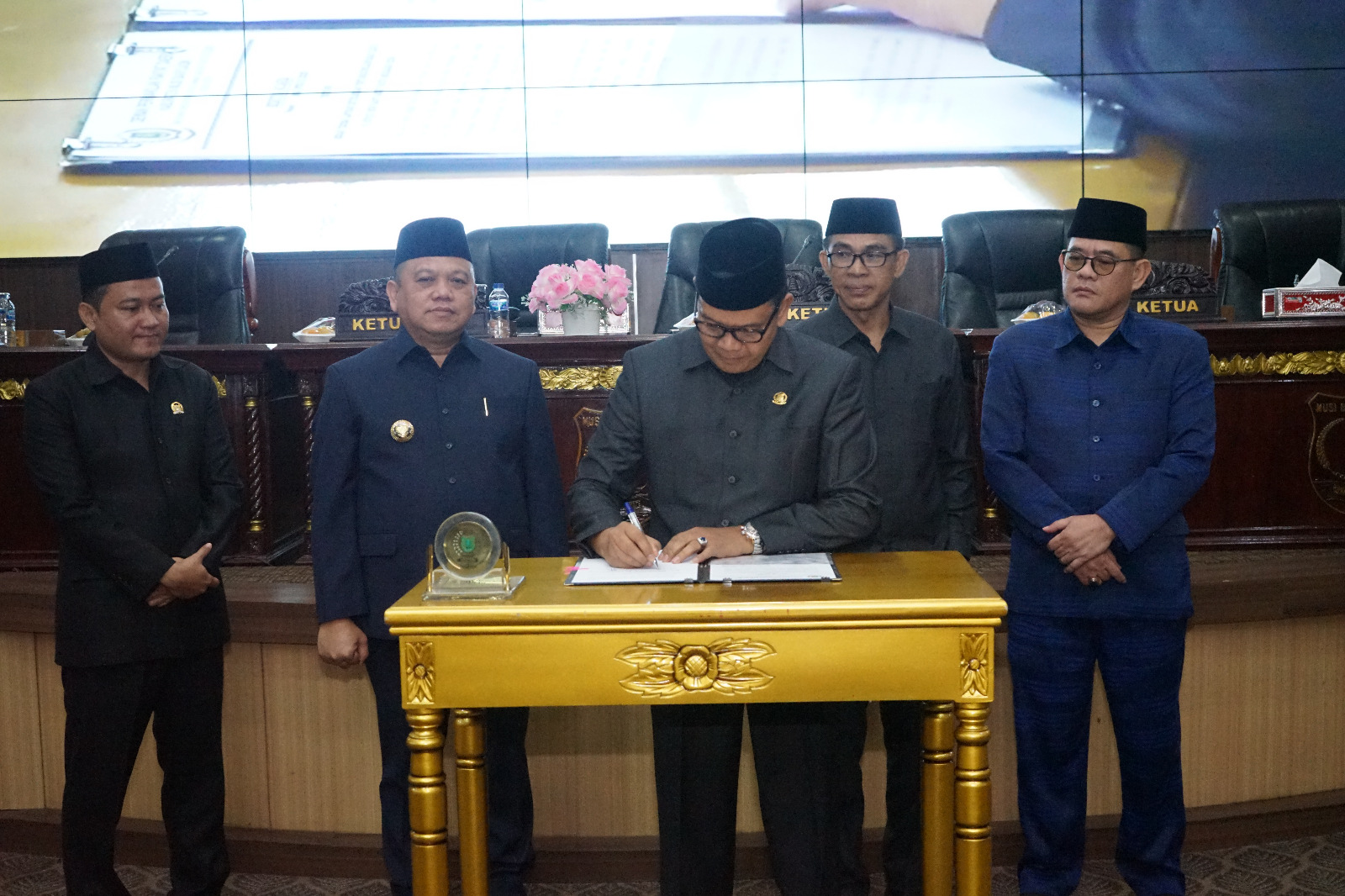 Sampaikan LKPJ 2024 di Rapat Paripurna DPRD, Pj Bupati Muba Pamitan