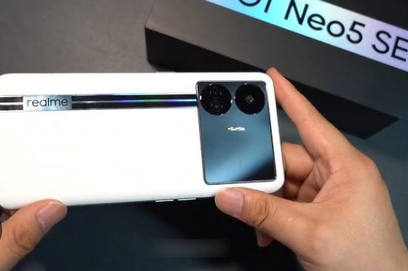 Realme GT Neo 5 SE, Smartphone Mid Range yang Masih Jadi Favorit