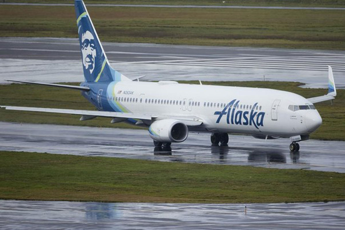 Mesin Boeing 737-700 Mati di Udara, Penumpang Puji Pilot Alaska Airlines