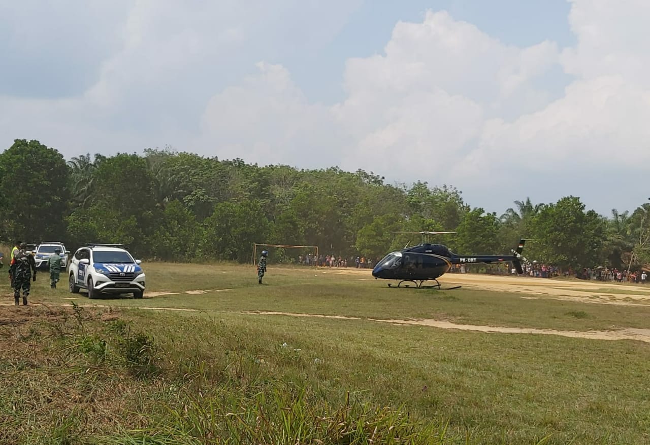 Menteri Pertanian Tinjau Panen Perdana Kelapa Sawit Program Peremajaan Kelapa Sawit Rakyat di OKI