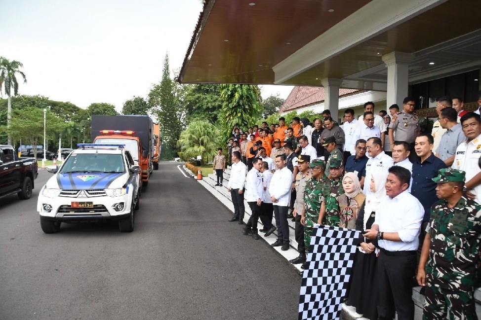 Pemprov Sumsel Kirim Bantuan  Korban Bencana,  TNI Selalu Berada di Tengah Masyarakat