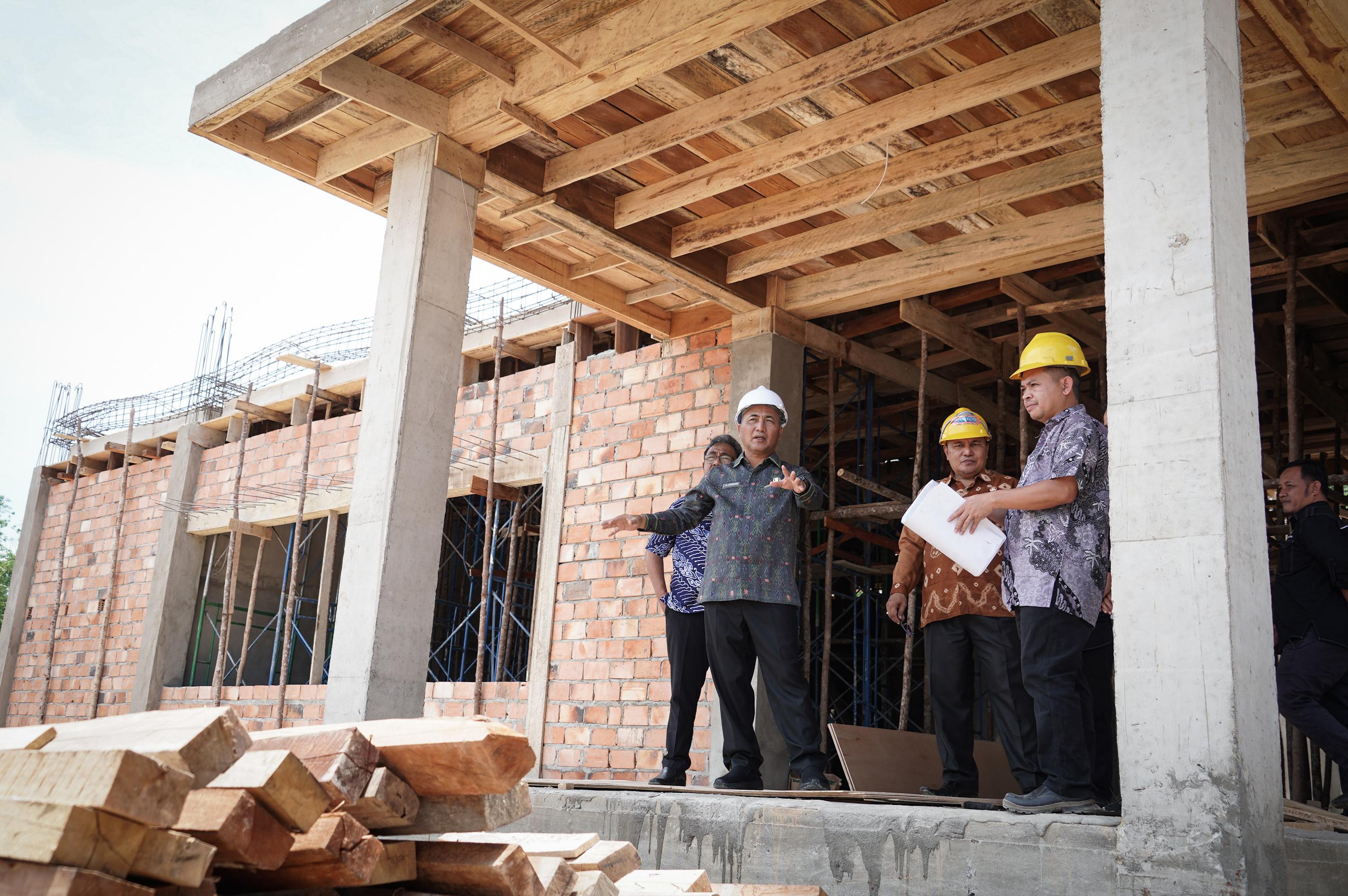 Sekda Muba Sidak Progres Pembangunan Kantor Camat Sungai Keruh, ini Perintahnya