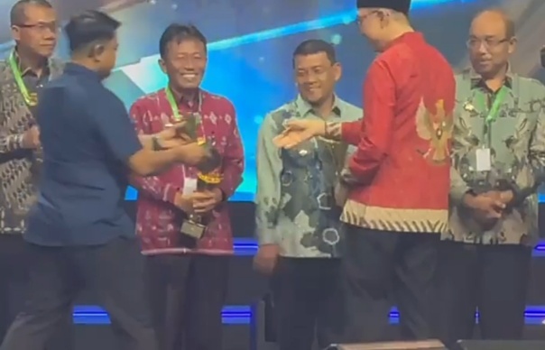 Bupati Muratara Dapat Penghargaan dari Mendikbudristek