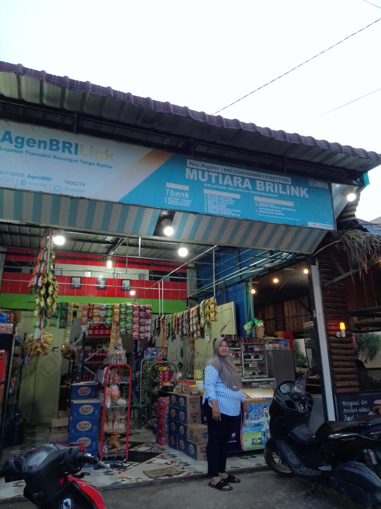 AgenBRILink di Tengah Kebun Kelapa Sawit Berhasil Dekatkan Layanan Perbankan dengan Masyarakat 