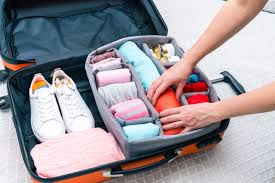 8 Tips Packing Baju di Koper Agar Muat Banyak dan Efisien