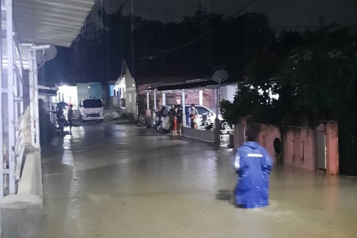 Sungai Kelekar Meluap, Prabumulih Banjir