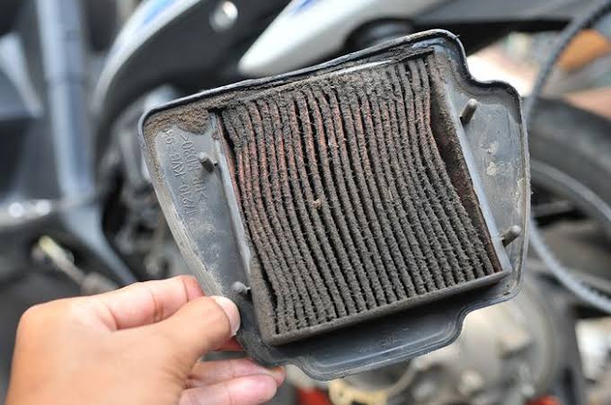 7 Cara Mudah Bersihkan Saringan Udara Motor Matic