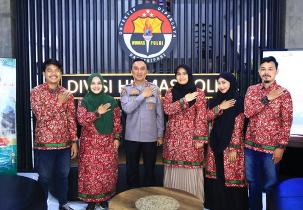 HUT ke-72 Humas Polri, 4 Jurnalis Dihadiahi Umroh 