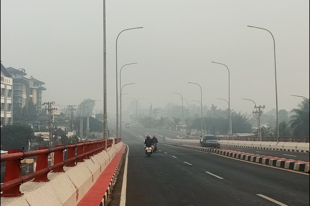 Kabut Asap di Palembang Makin Parah, Jarak Pandangan Hanya 200 Meter
